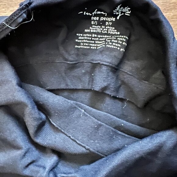 Intimately Free People Seamless Camisole Size XS/S Black Tank Top Shelf Bra - Picture 6 of 7